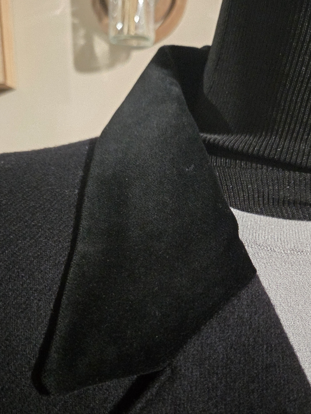 Vintage 80s Oleg Cassini Black Fitted Women's Blazer with Gold Buttons - Picture 7 of 10
